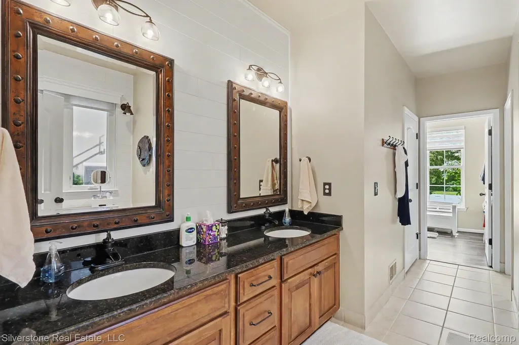 651 Wynstone Circle N Oakland Charter Township MI 48363