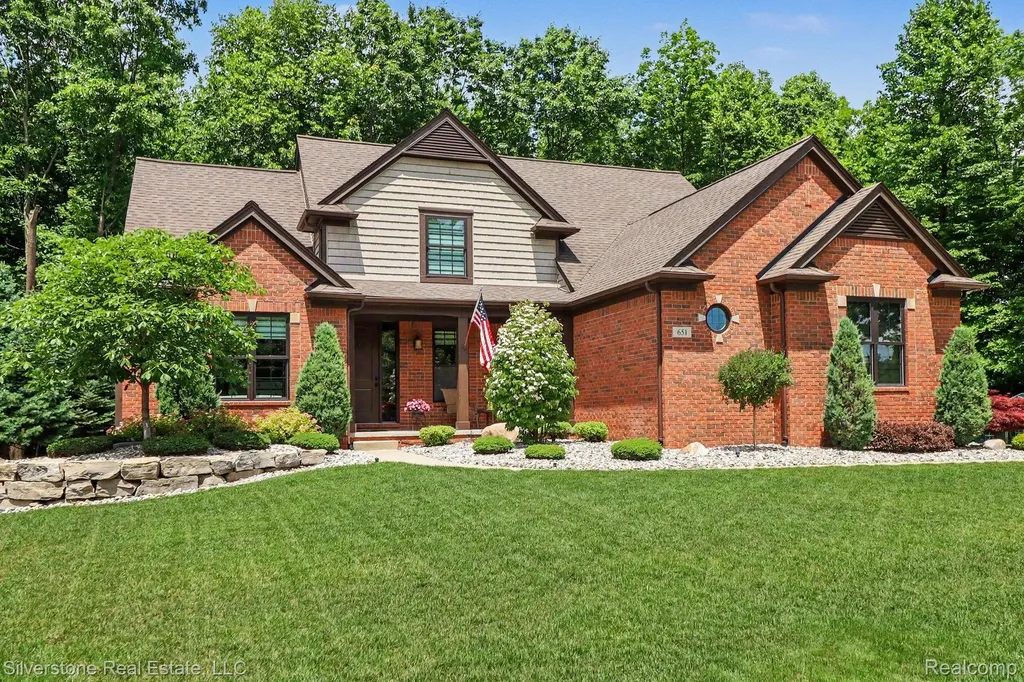 651 Wynstone Circle N Oakland Charter Township MI 48363