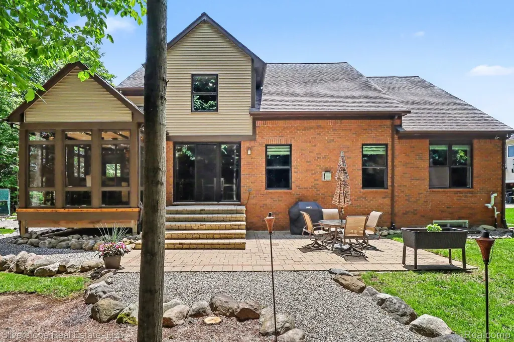 651 Wynstone Circle N Oakland Charter Township MI 48363