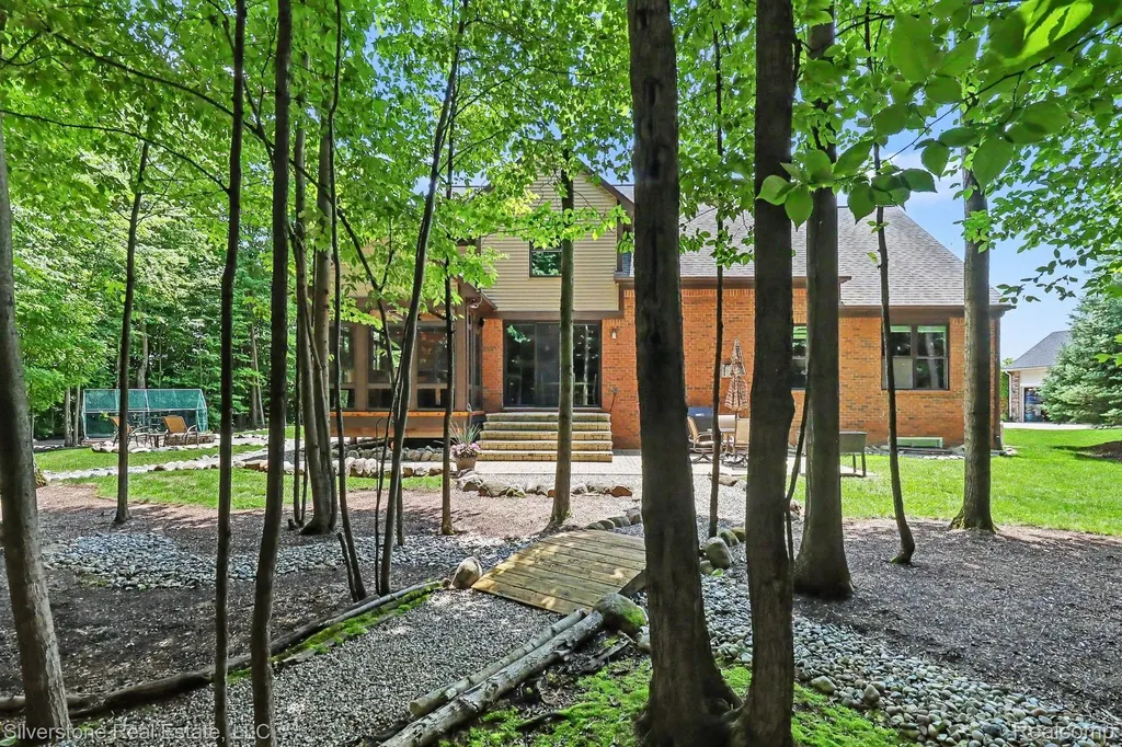 651 Wynstone Circle N Oakland Charter Township MI 48363