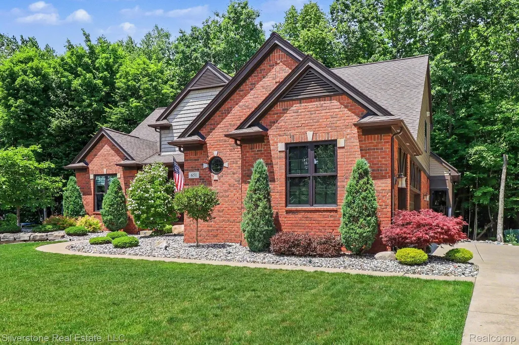 651 Wynstone Circle N Oakland Charter Township MI 48363