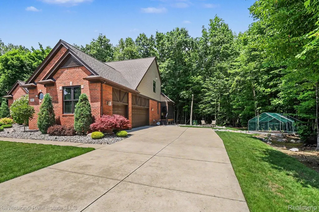 651 Wynstone Circle N Oakland Charter Township MI 48363