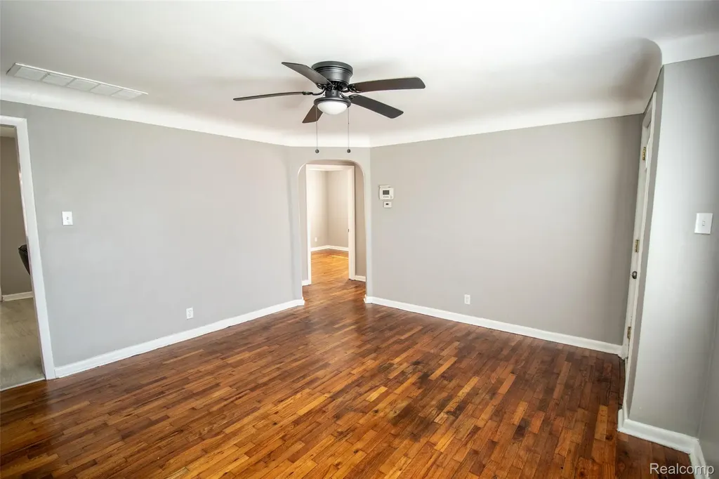 2829 Chicago Boulevard Flint City MI 48503