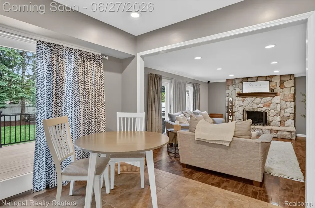 19682 Stamford Drive Livonia City MI 48152