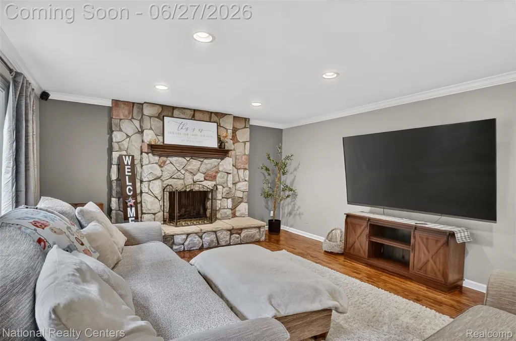 19682 Stamford Drive Livonia City MI 48152