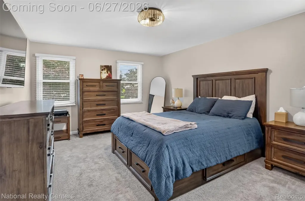 19682 Stamford Drive Livonia City MI 48152