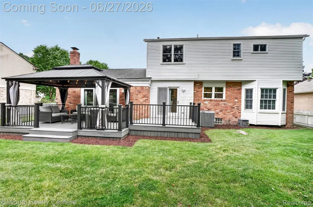 19682 Stamford Drive Livonia City MI 48152