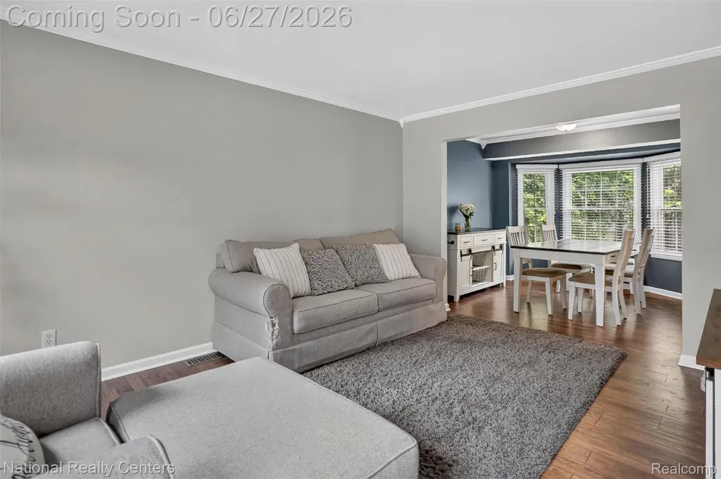 19682 Stamford Drive Livonia City MI 48152