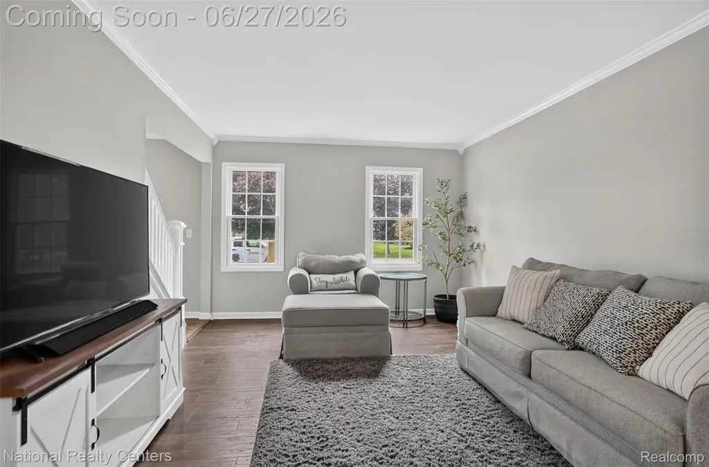 19682 Stamford Drive Livonia City MI 48152
