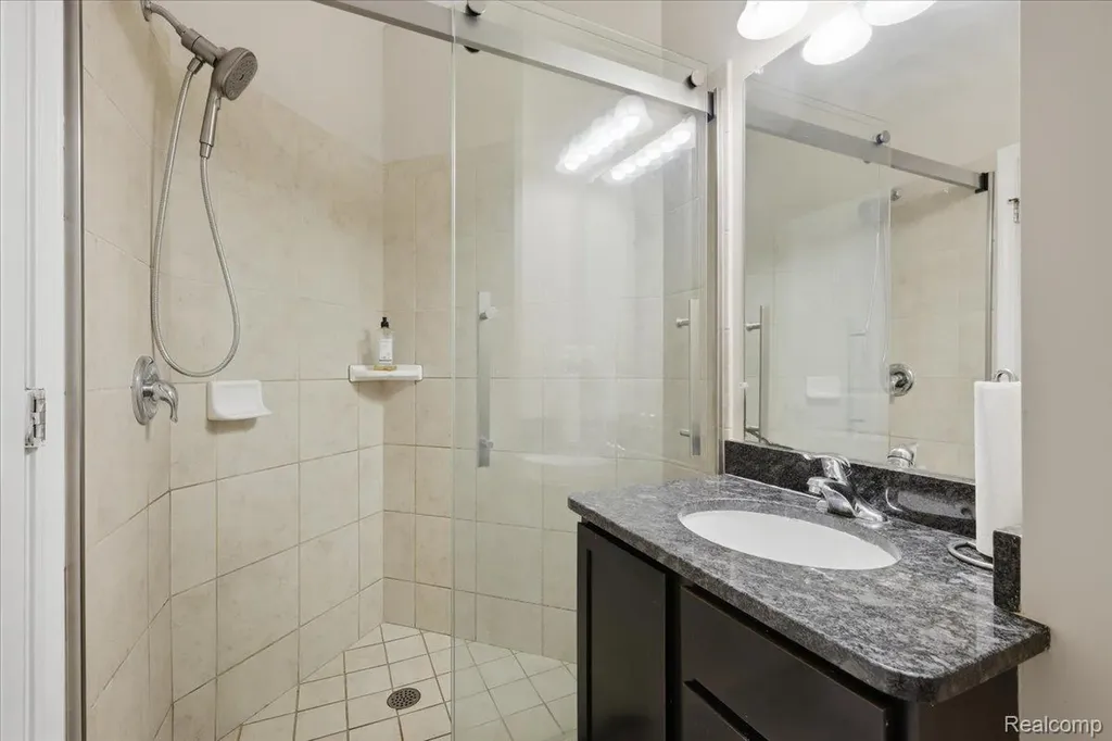 4810 E Stonegate Circle Orion Charter Township MI 48359
