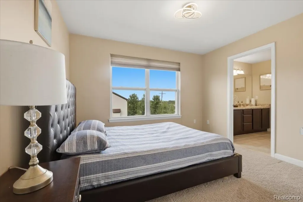 4810 E Stonegate Circle Orion Charter Township MI 48359