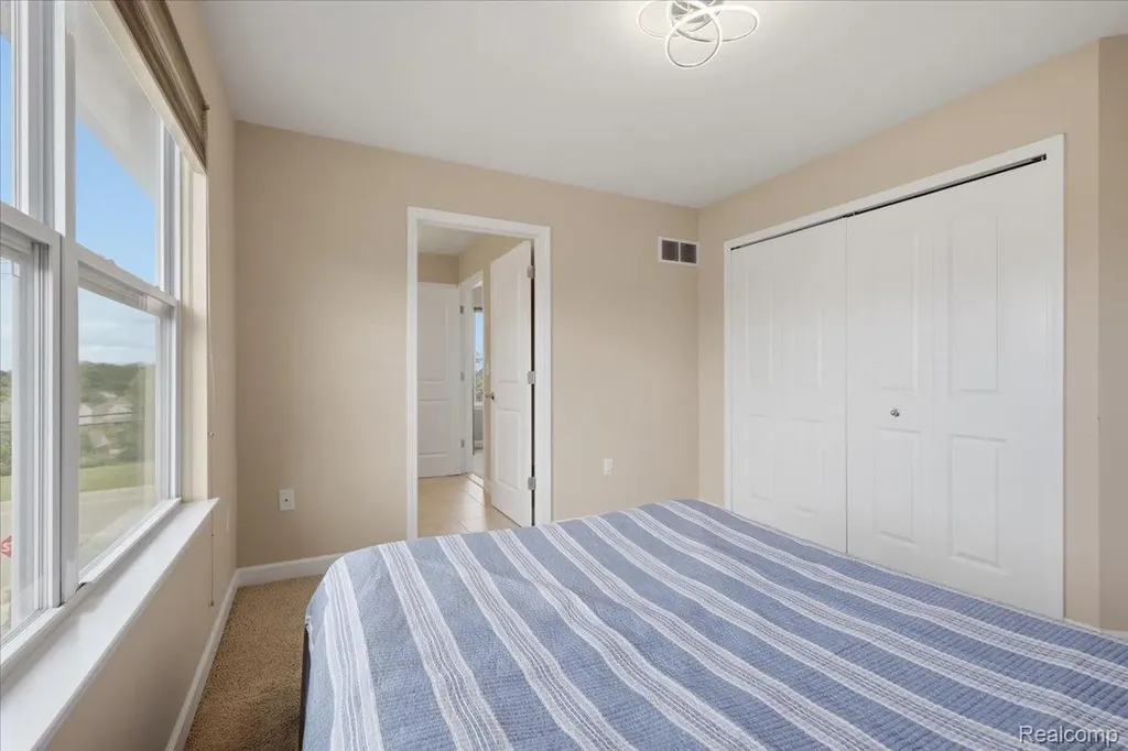 4810 E Stonegate Circle Orion Charter Township MI 48359