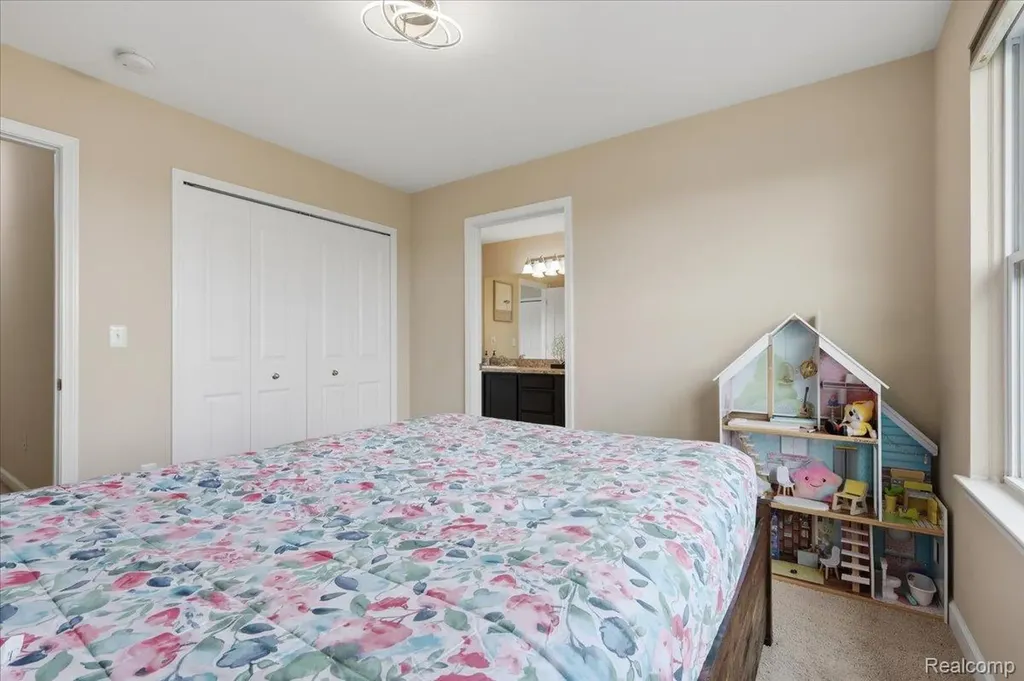 4810 E Stonegate Circle Orion Charter Township MI 48359