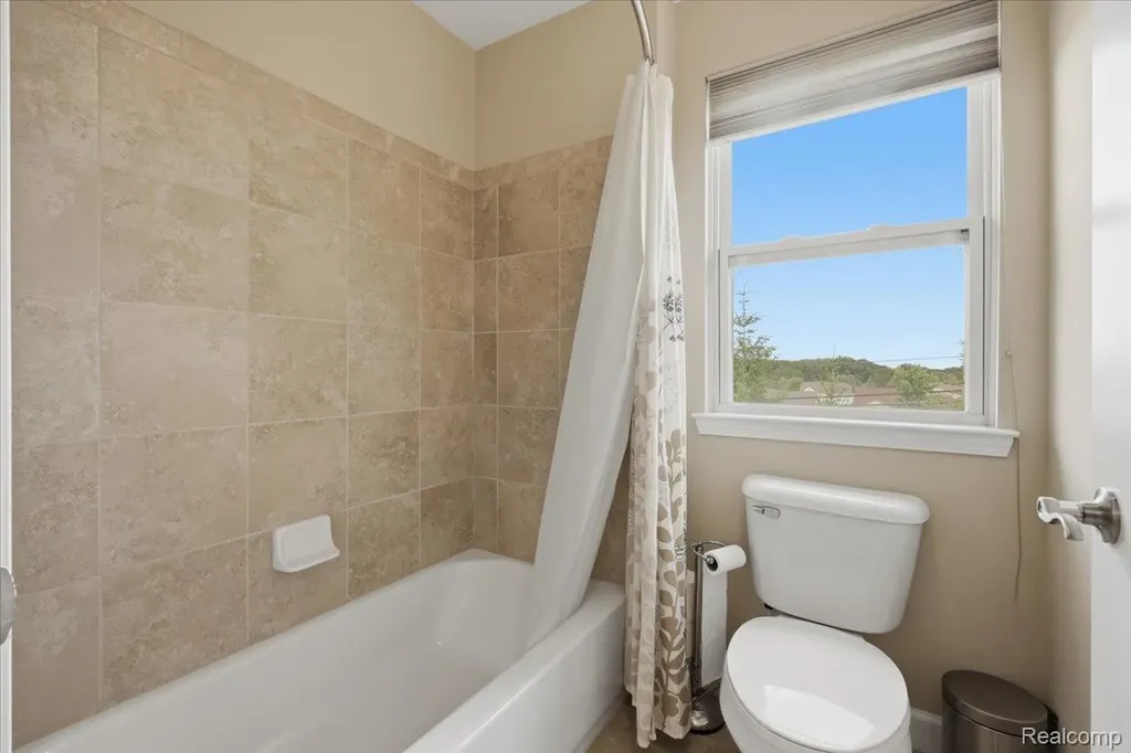 4810 E Stonegate Circle Orion Charter Township MI 48359