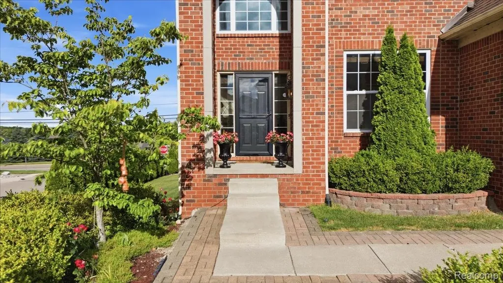 4810 E Stonegate Circle Orion Charter Township MI 48359