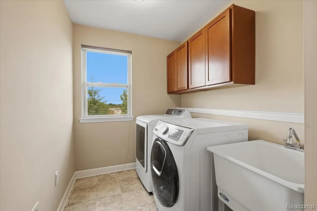 4810 E Stonegate Circle Orion Charter Township MI 48359