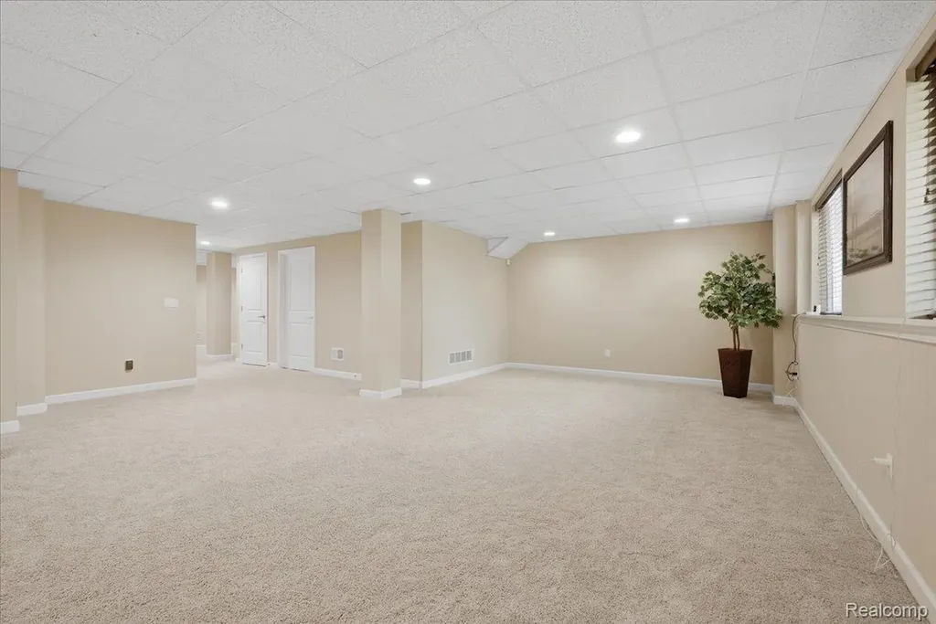 4810 E Stonegate Circle Orion Charter Township MI 48359