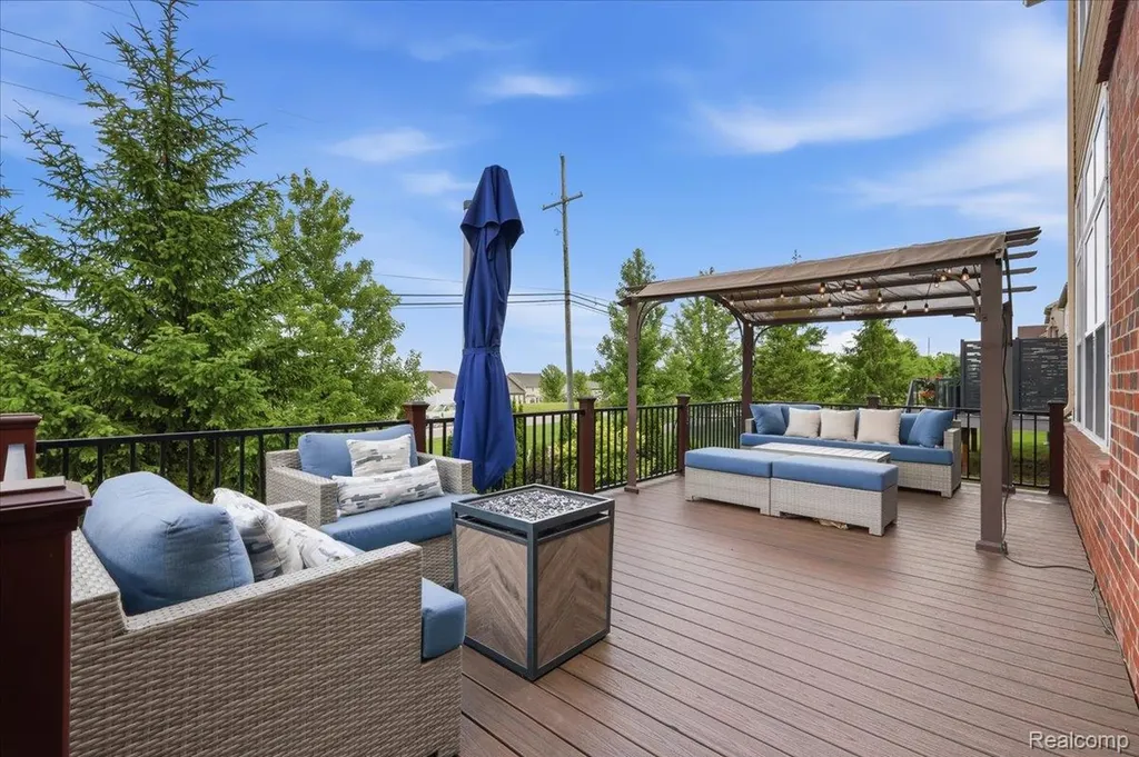 4810 E Stonegate Circle Orion Charter Township MI 48359