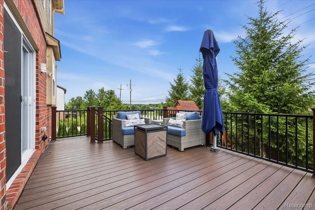 4810 E Stonegate Circle Orion Charter Township MI 48359