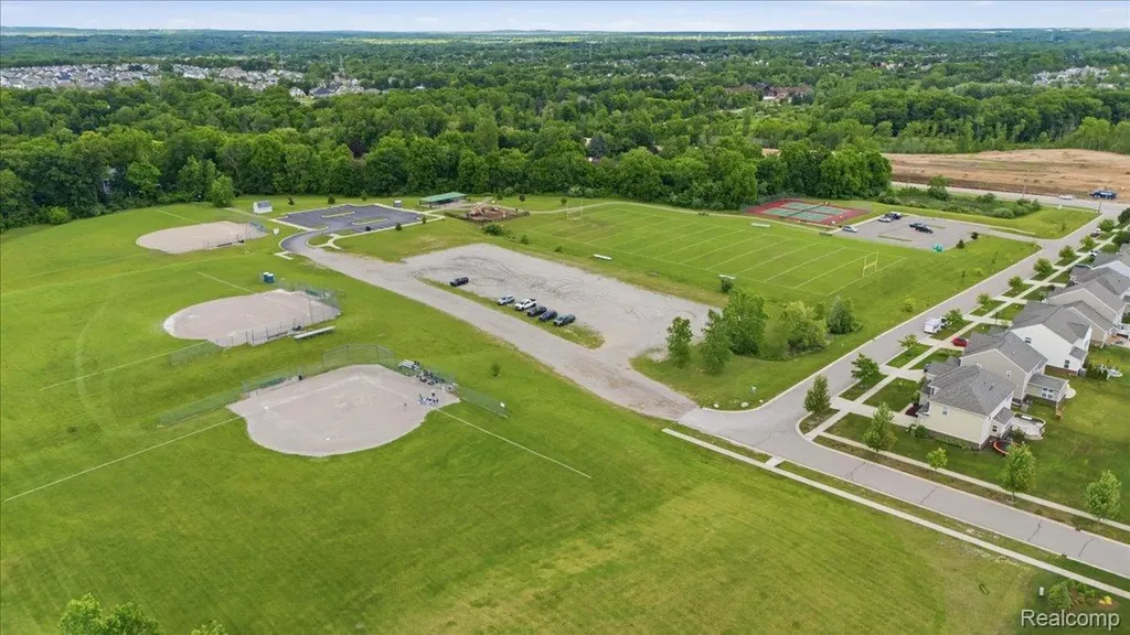 4810 E Stonegate Circle Orion Charter Township MI 48359