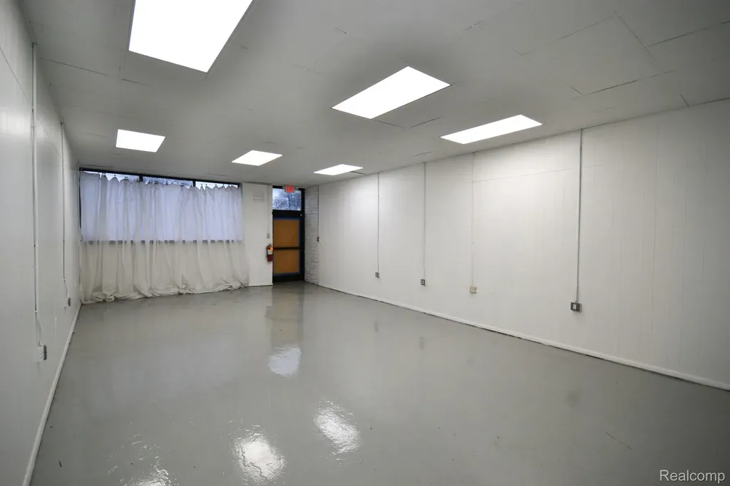 23831 John R Road Hazel Park City MI 48030