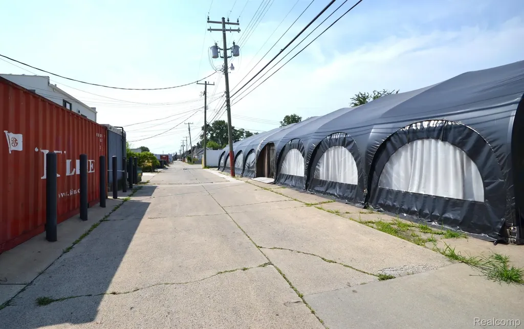 23831 John R Road Hazel Park City MI 48030