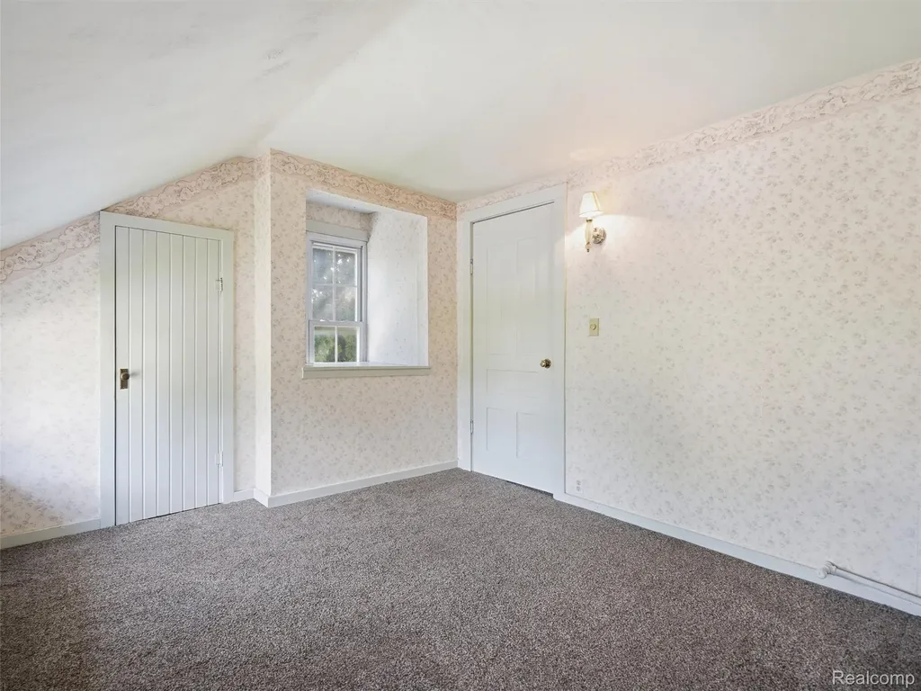 216 Bush Street Howell City MI 48843