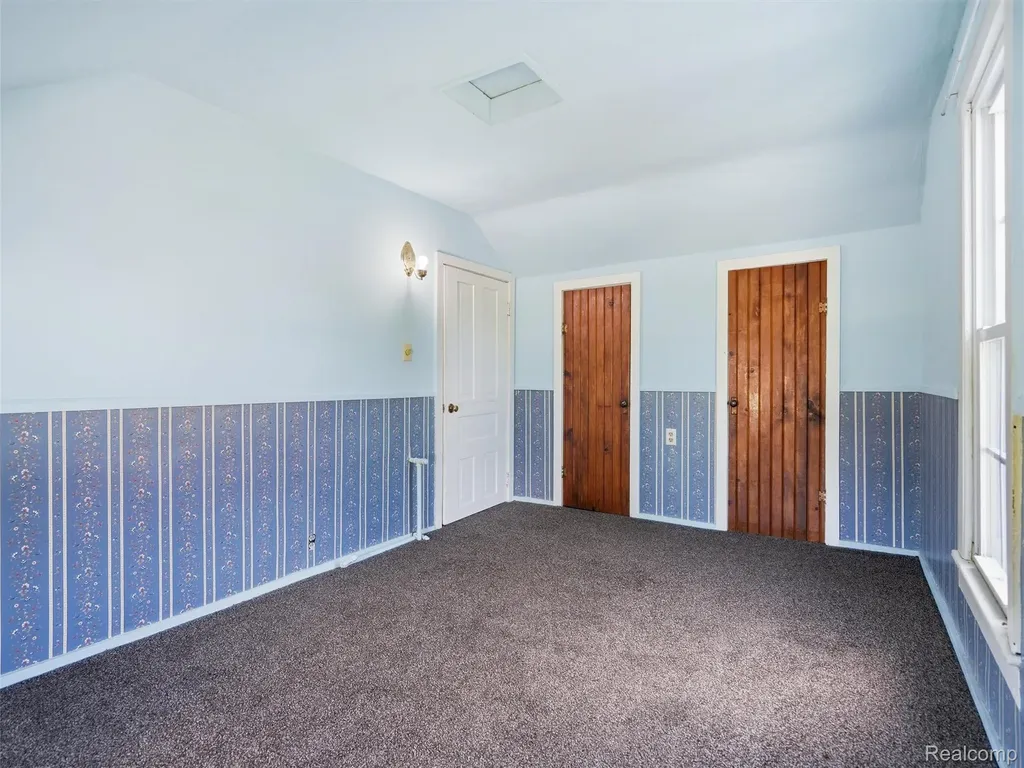 216 Bush Street Howell City MI 48843