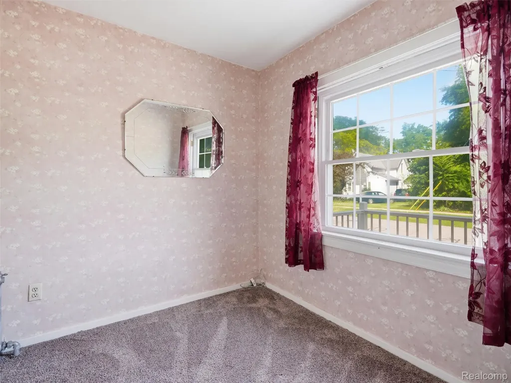 216 Bush Street Howell City MI 48843