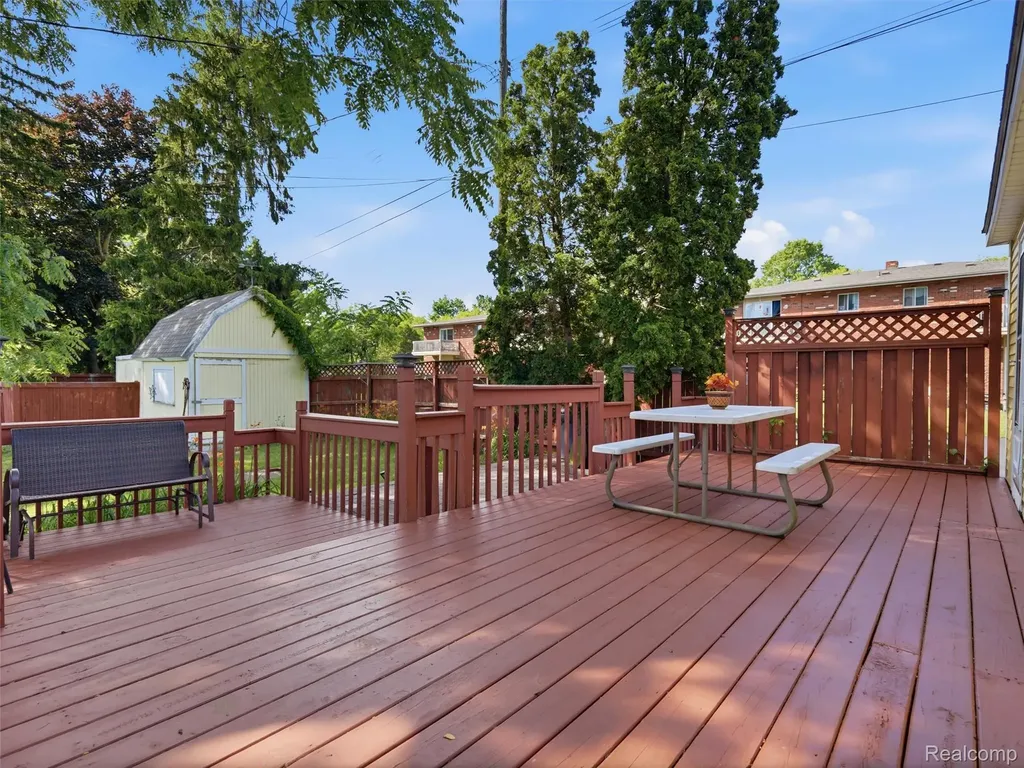 216 Bush Street Howell City MI 48843