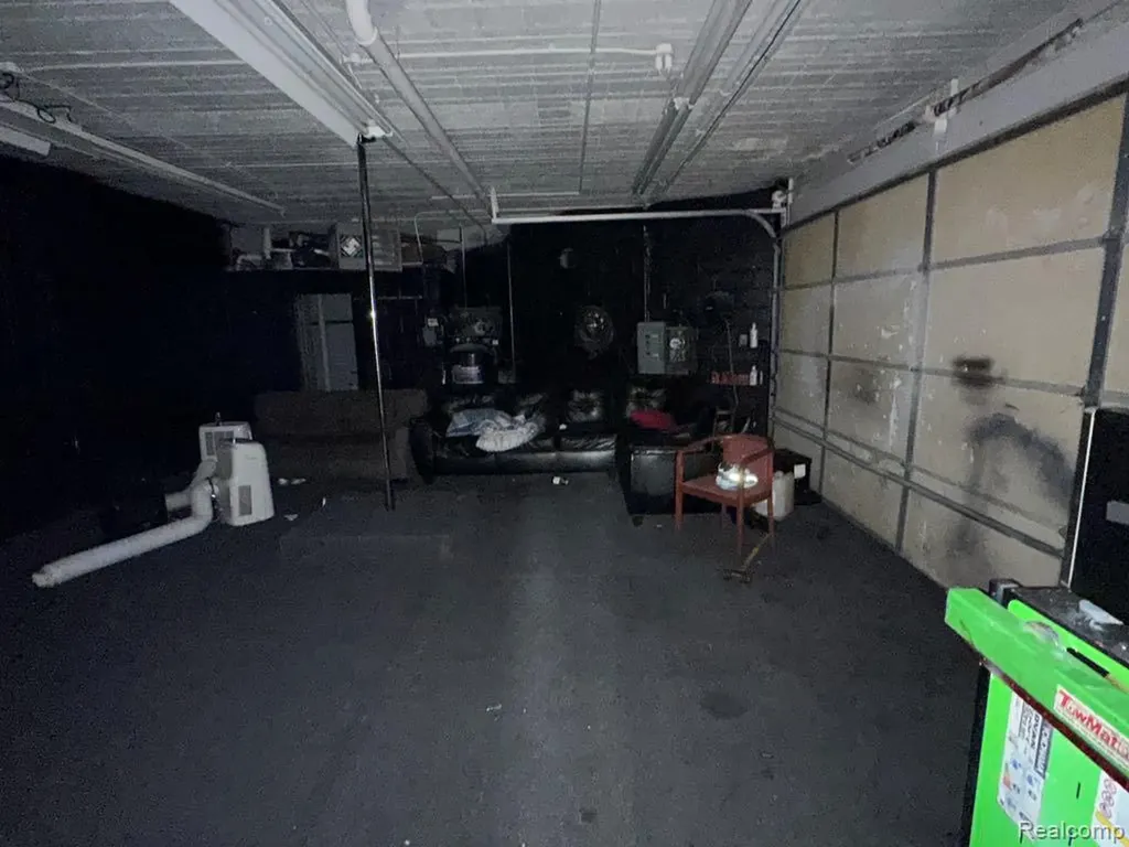 13400 Gratiot Avenue Detroit City MI 48205