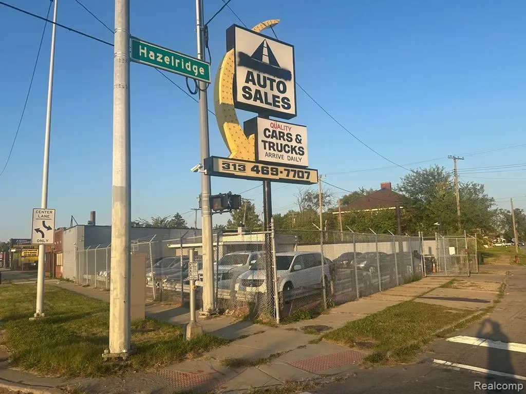 13400 Gratiot Avenue Detroit City MI 48205