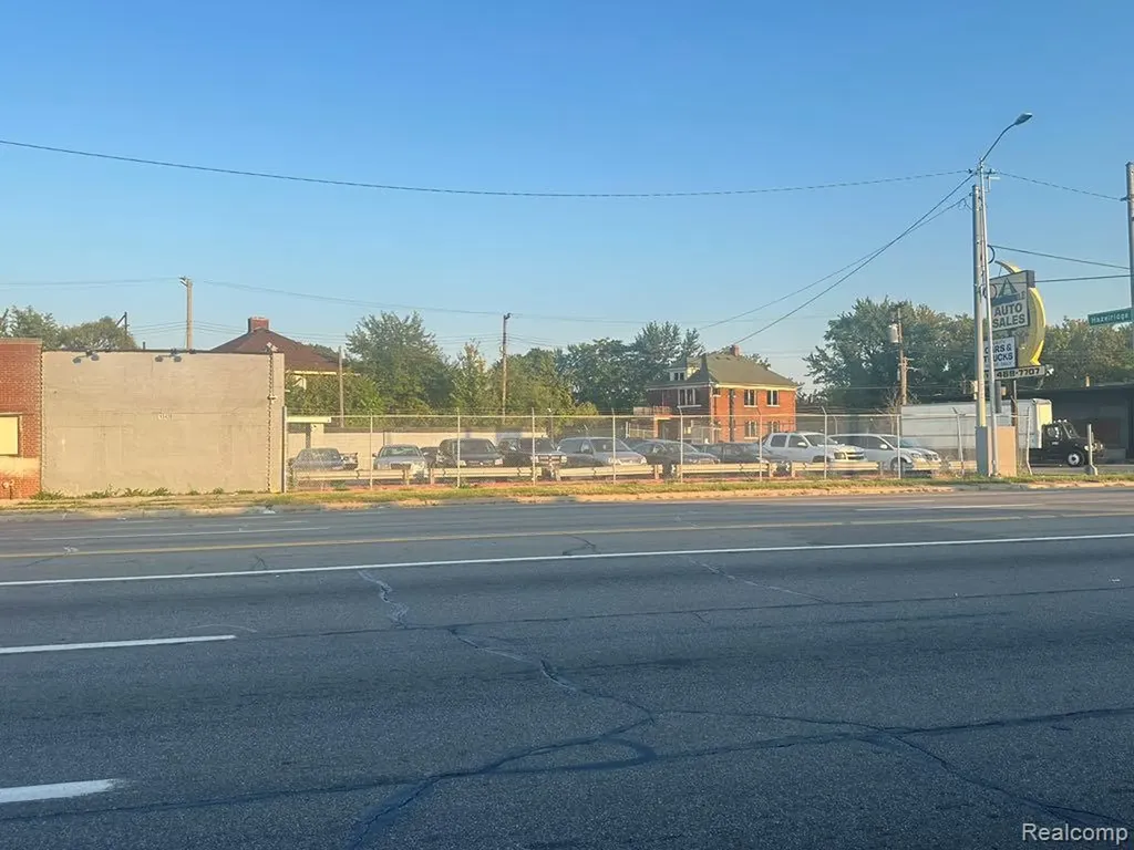 13400 Gratiot Avenue Detroit City MI 48205