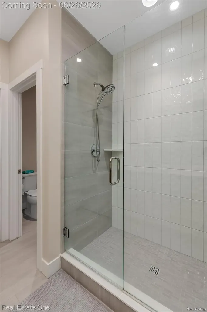 5318 Trail Vista Drive West Bloomfield Charter Township MI 48323