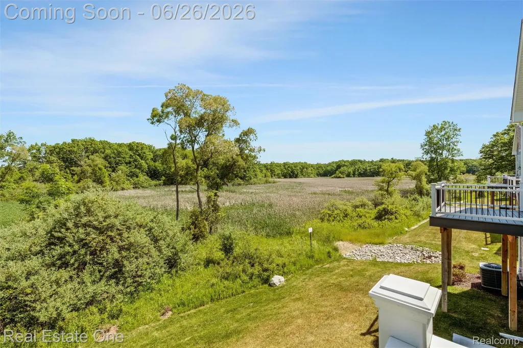 5318 Trail Vista Drive West Bloomfield Charter Township MI 48323