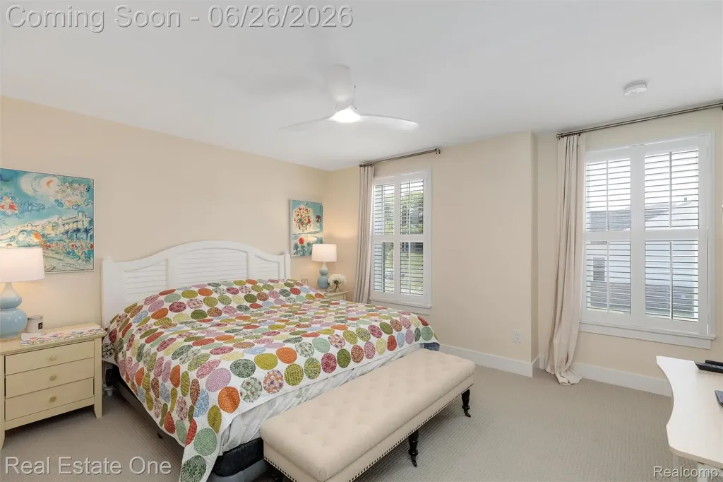 5318 Trail Vista Drive West Bloomfield Charter Township MI 48323