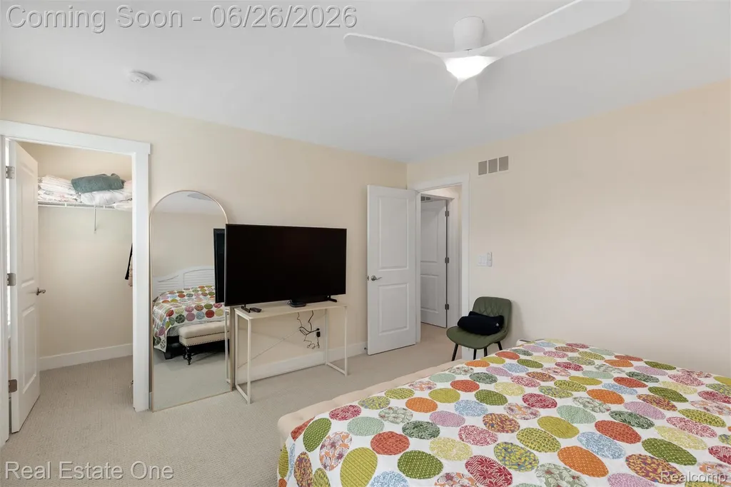 5318 Trail Vista Drive West Bloomfield Charter Township MI 48323