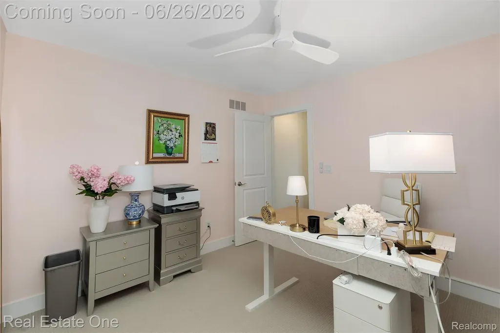 5318 Trail Vista Drive West Bloomfield Charter Township MI 48323