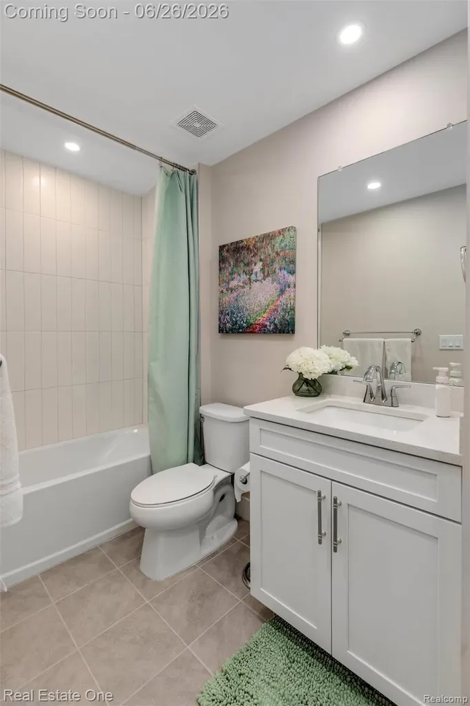 5318 Trail Vista Drive West Bloomfield Charter Township MI 48323