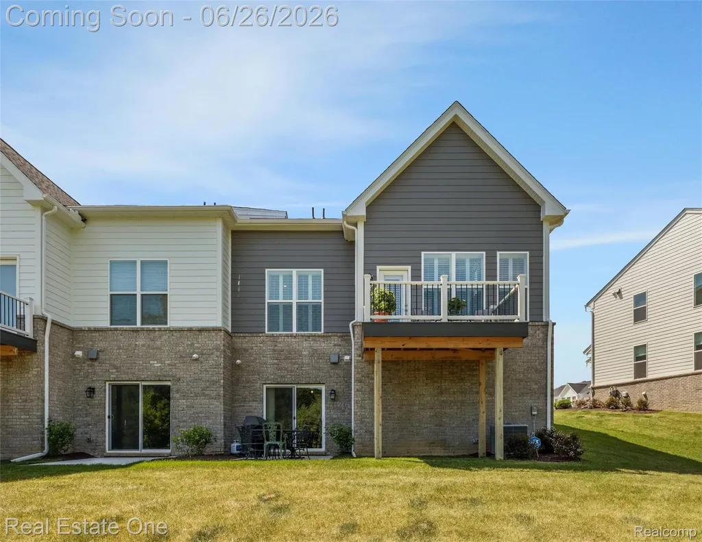 5318 Trail Vista Drive West Bloomfield Charter Township MI 48323