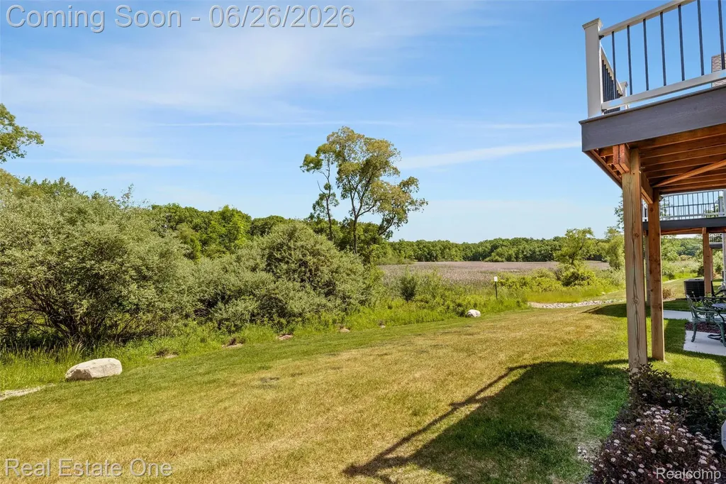5318 Trail Vista Drive West Bloomfield Charter Township MI 48323