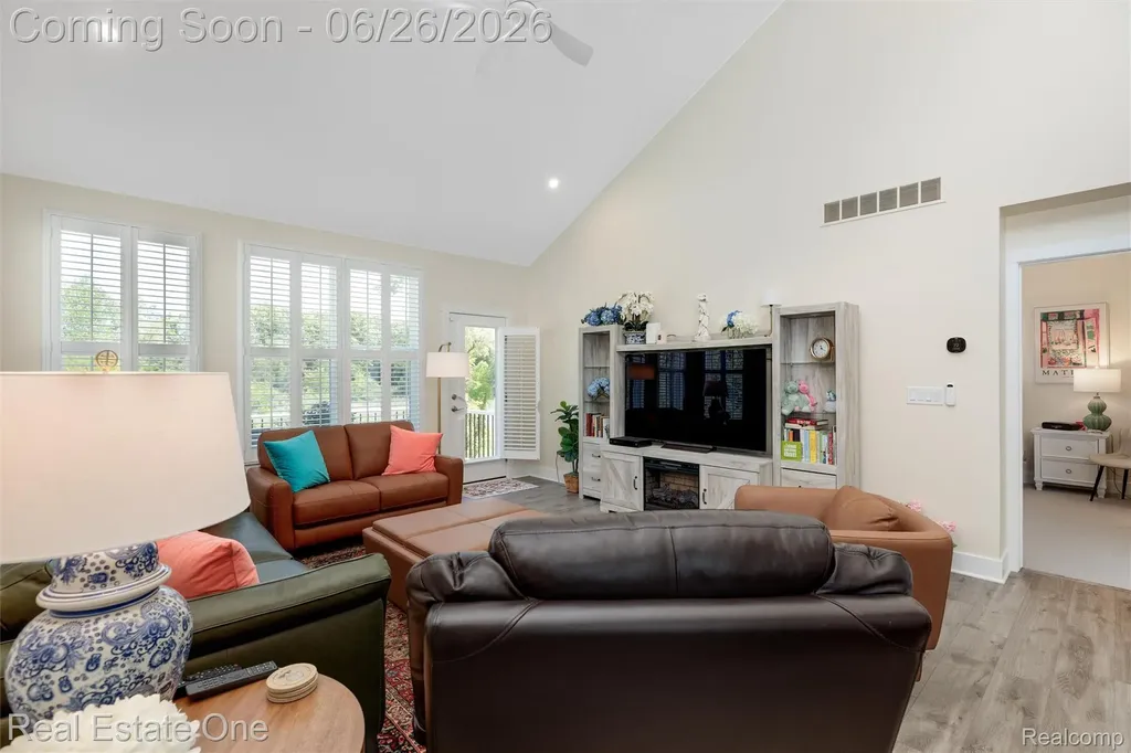 5318 Trail Vista Drive West Bloomfield Charter Township MI 48323