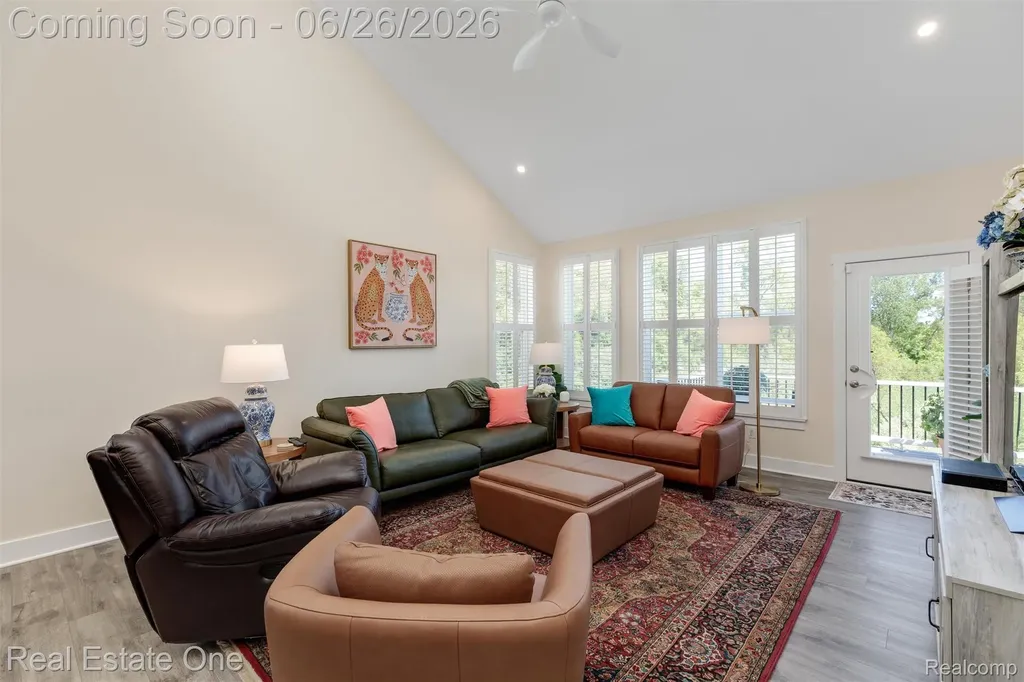 5318 Trail Vista Drive West Bloomfield Charter Township MI 48323