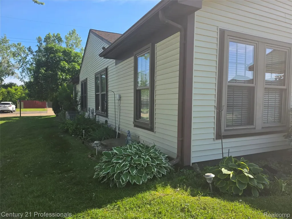 40318 Newport Drive Plymouth Charter Township MI 48170