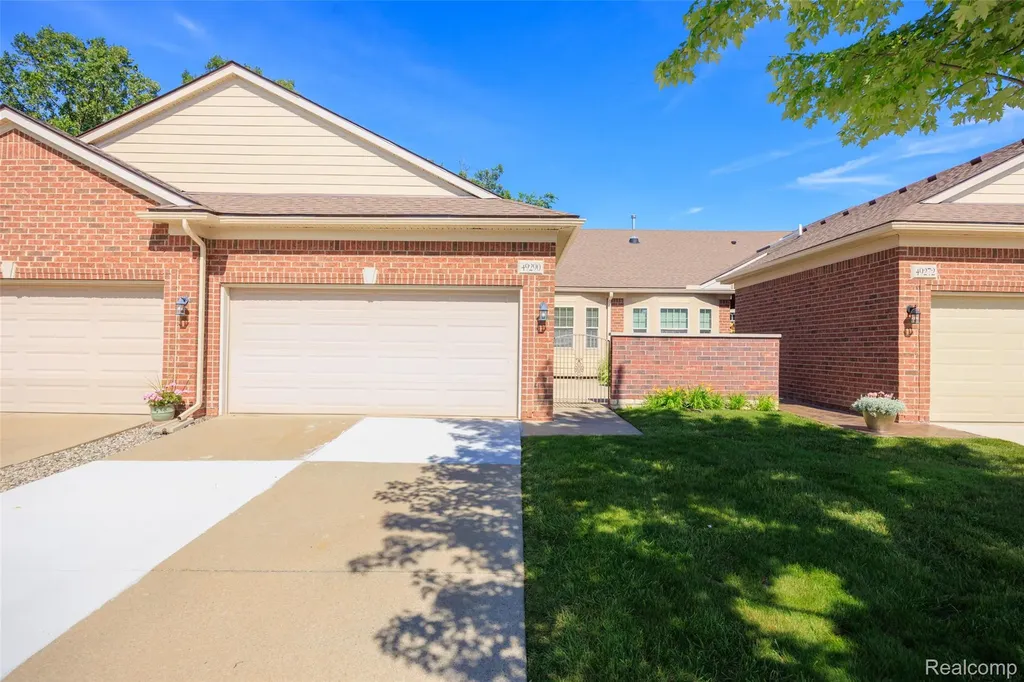 49290 Wayburn Drive Macomb Township MI 48042