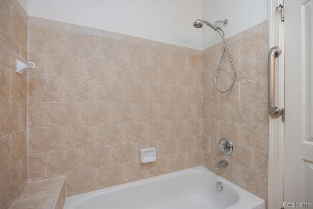 49290 Wayburn Drive Macomb Township MI 48042