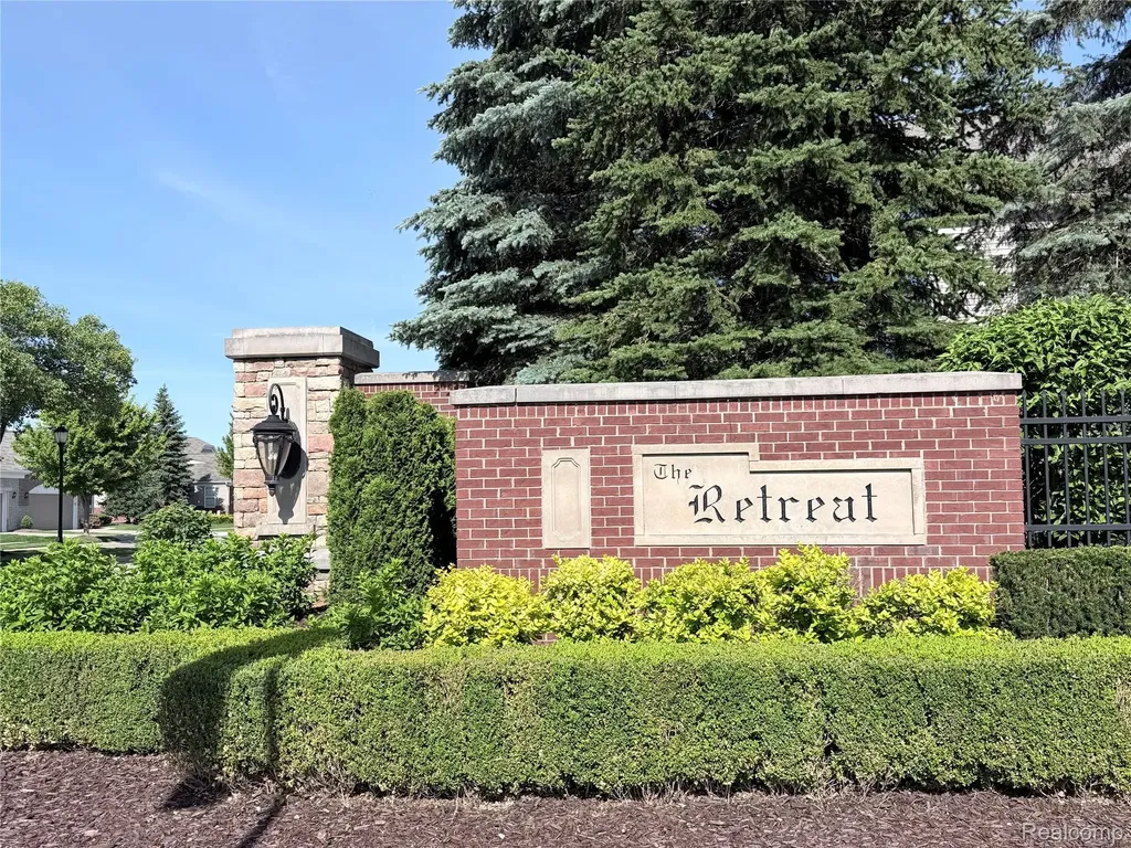 49290 Wayburn Drive Macomb Township MI 48042