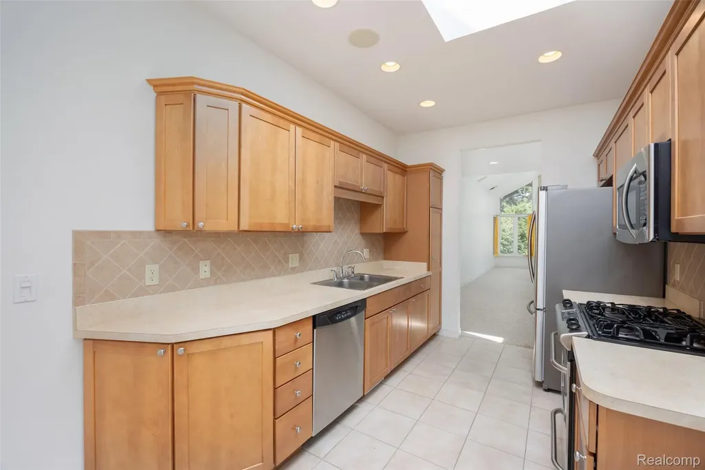 49290 Wayburn Drive Macomb Township MI 48042