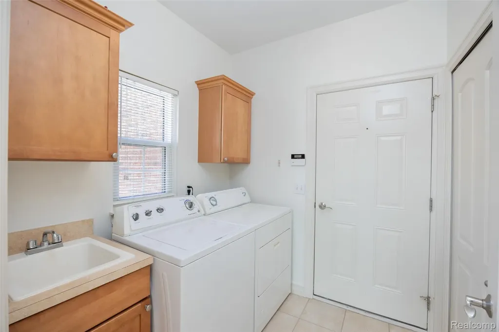49290 Wayburn Drive Macomb Township MI 48042