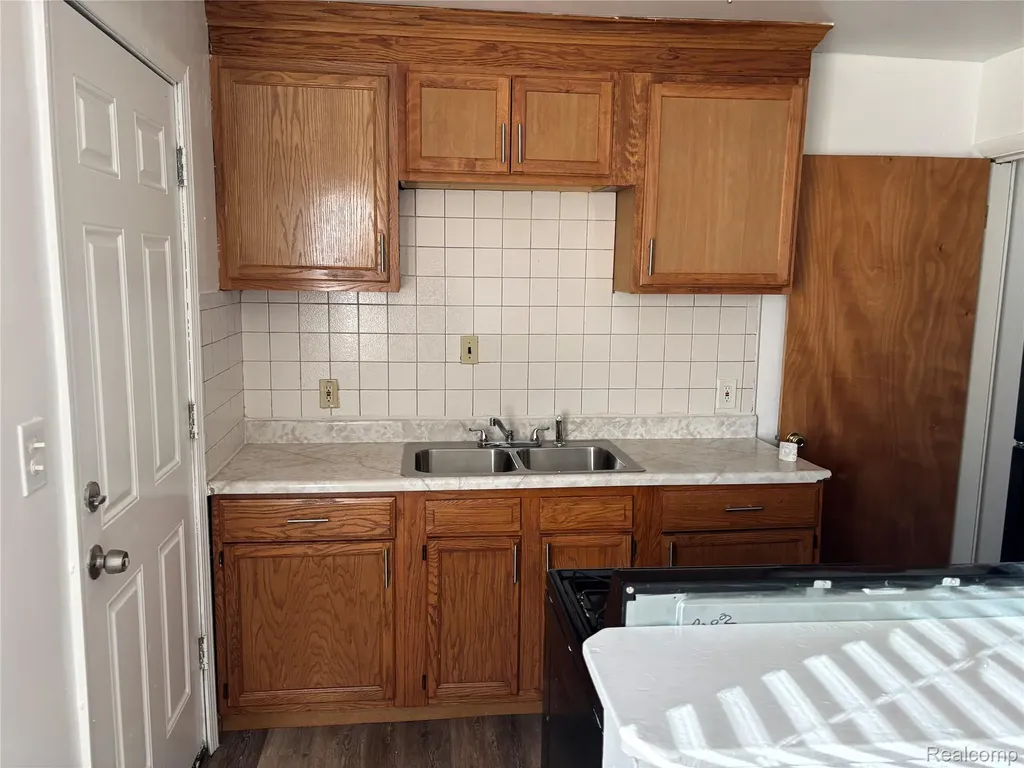 20801 Plymouth Road Detroit City MI 48228